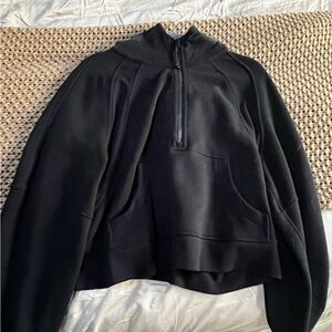 Lululemon scuba quarter zip in black size M/L